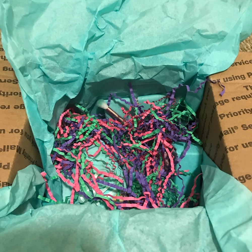 Beauty Mystery Box💋FIRM PRICE💋 - Picture 3 of 10